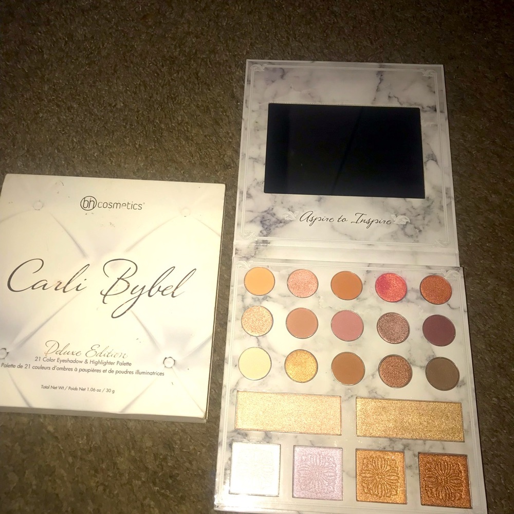 Carli Bybel BH Cosmetics Deluxe Edition Palette
